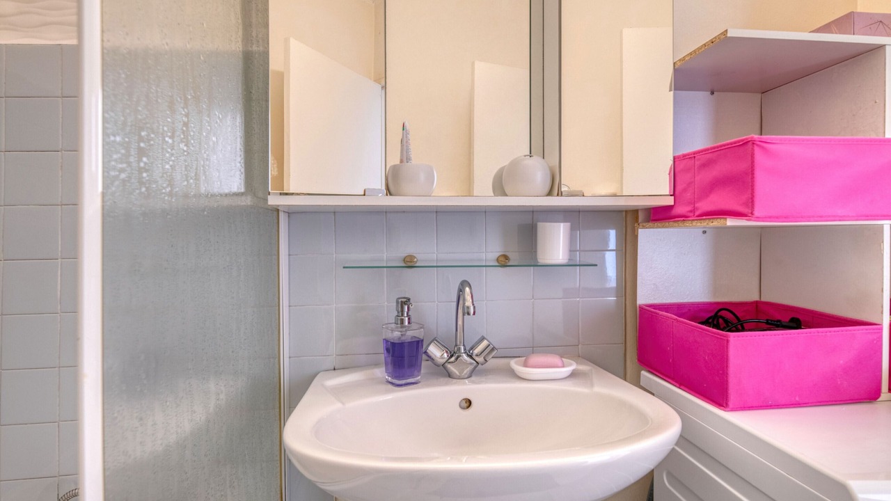 Photo of Bathroom in Jolimont-Soupetard-Bonhoure