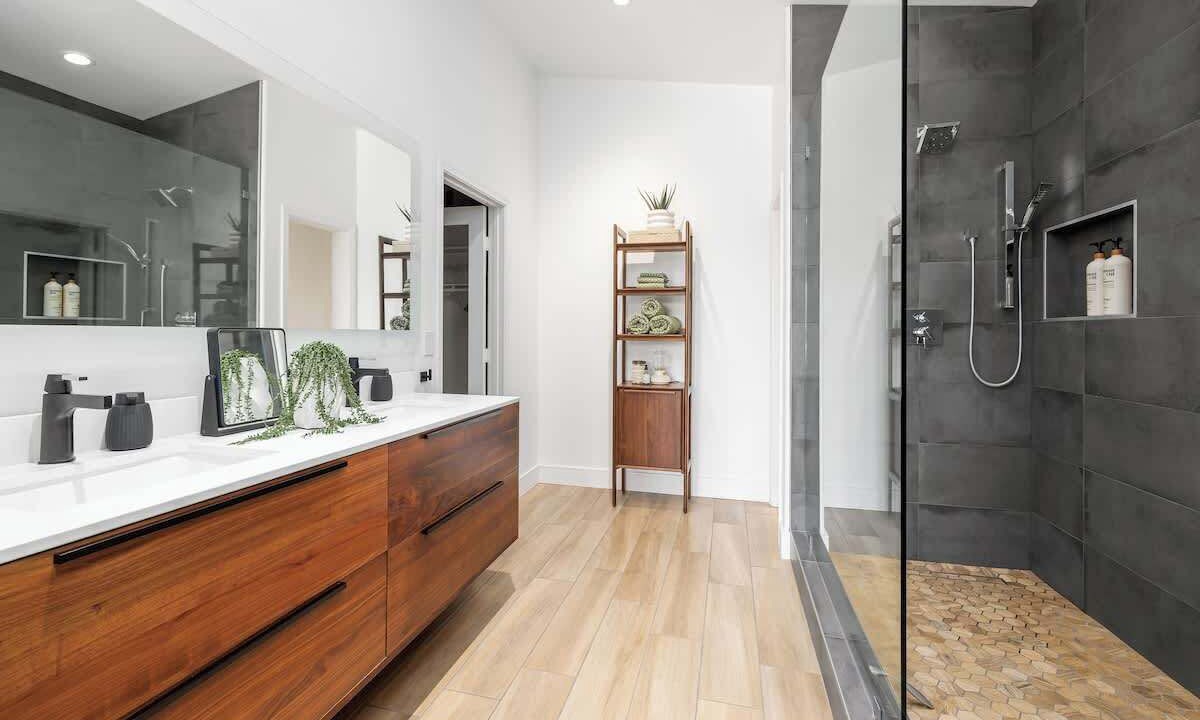 Photo of Bathroom in Vista