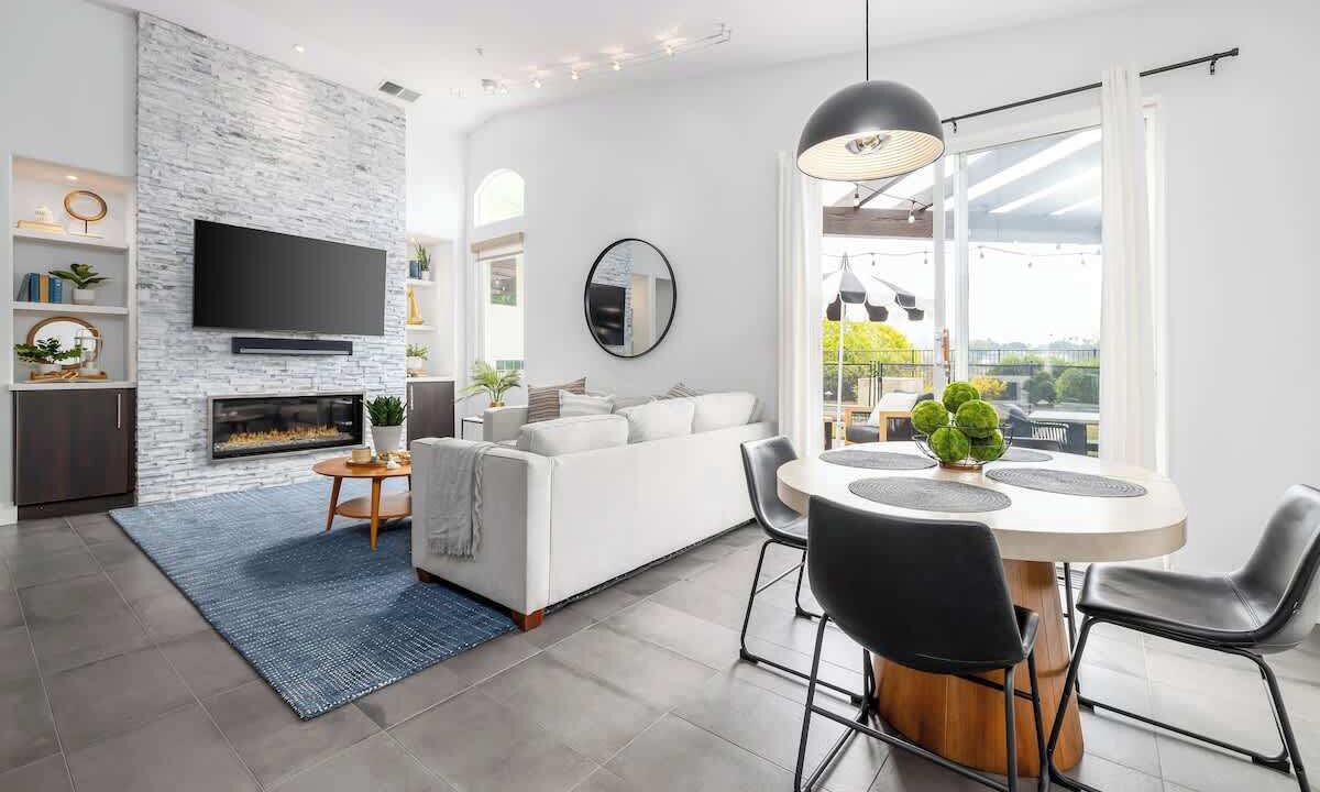 Photo of Livingroom in Vista