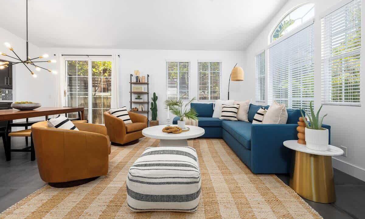 Photo of Livingroom in Vista