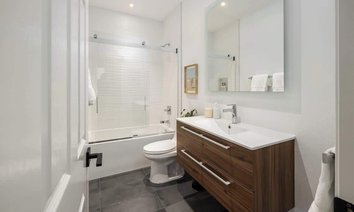 Photo of Bathroom in Vista