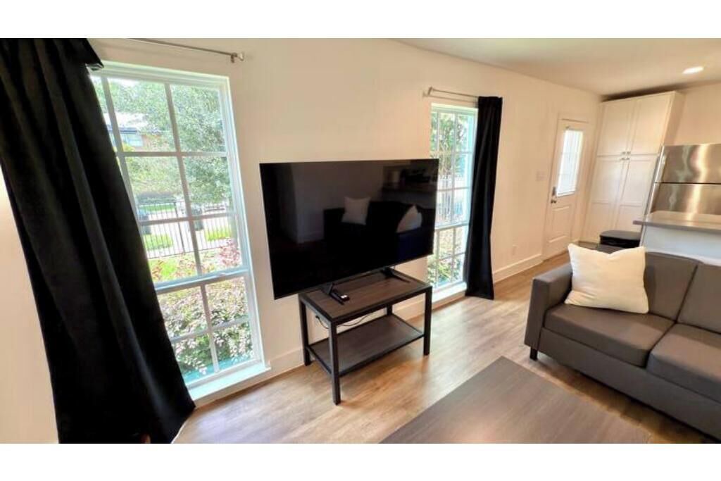 Photo of Livingroom in Neartown