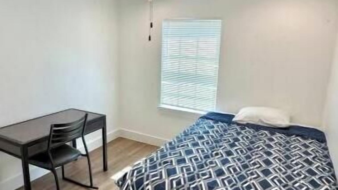 Photo of Bedroom in Neartown