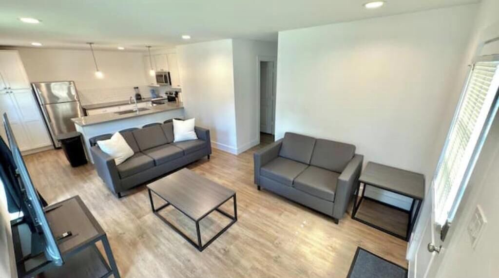 Photo of Livingroom in Neartown