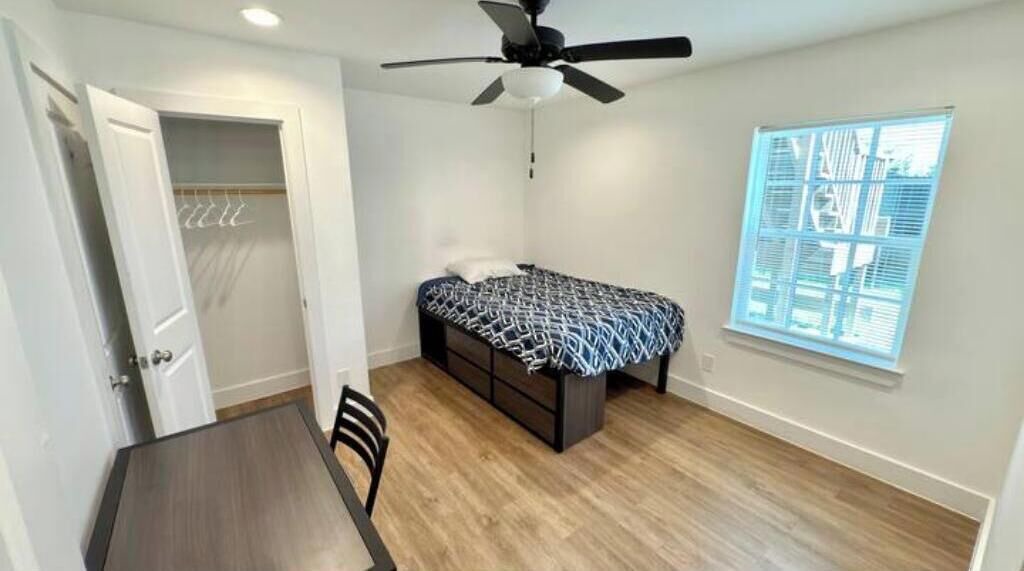 Photo of Bedroom in Neartown