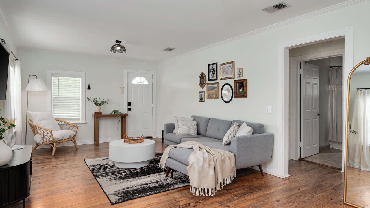 Photo of Livingroom in College Park