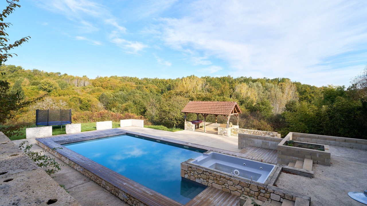 Photo of Outdoor in Saint-Cernin-de-lHerm