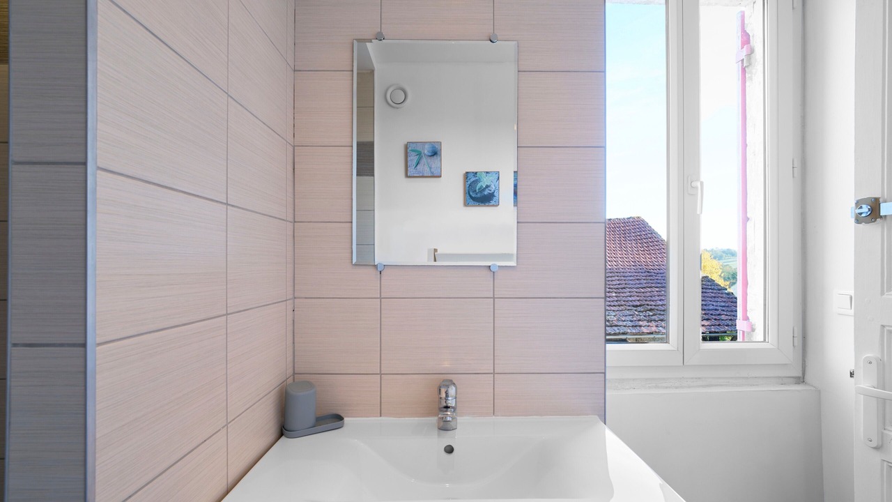Photo of Bathroom in Saint-Cernin-de-lHerm