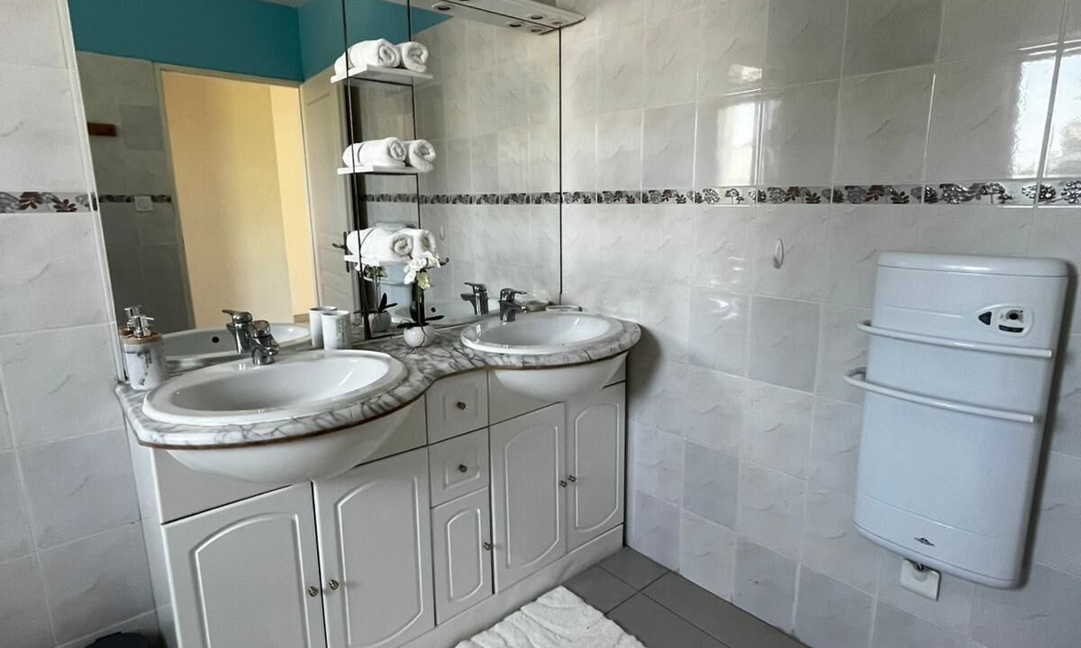 Photo of Bathroom in Saint-Andre-de-Sangonis