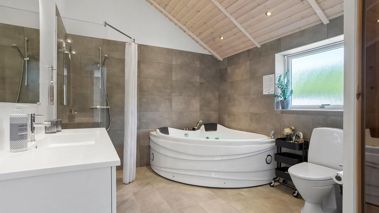 Photo of Bathroom in Jerup