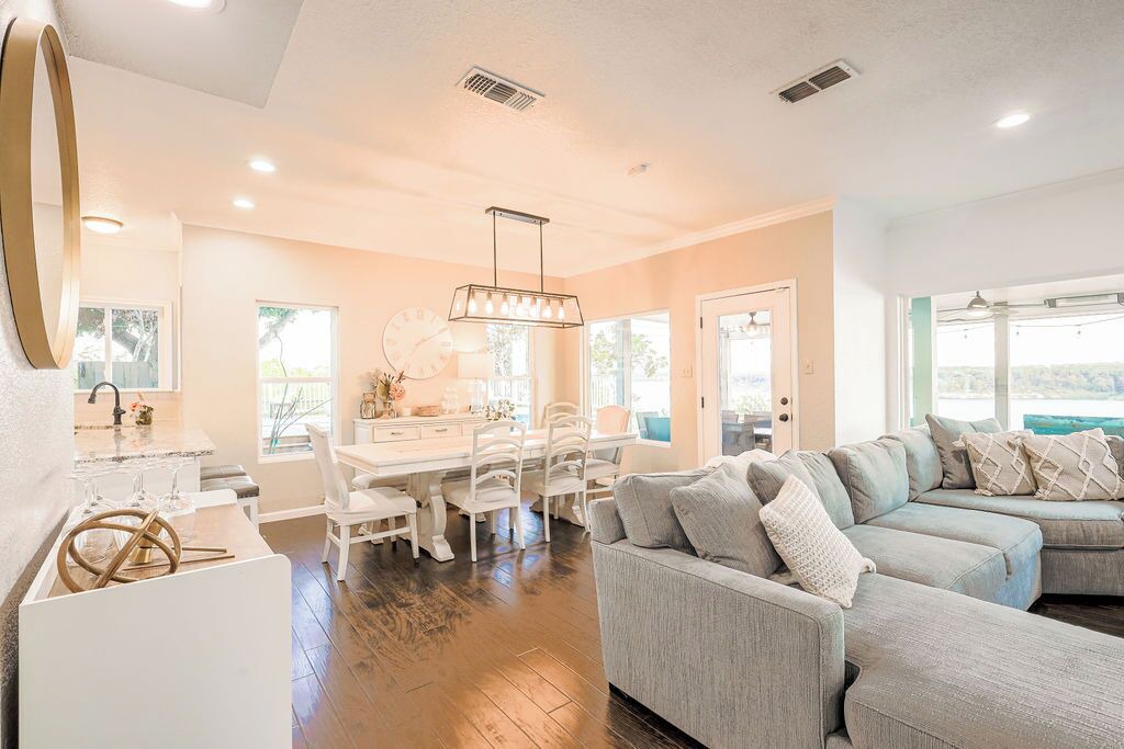 Photo of Livingroom in Morgans Point Resort