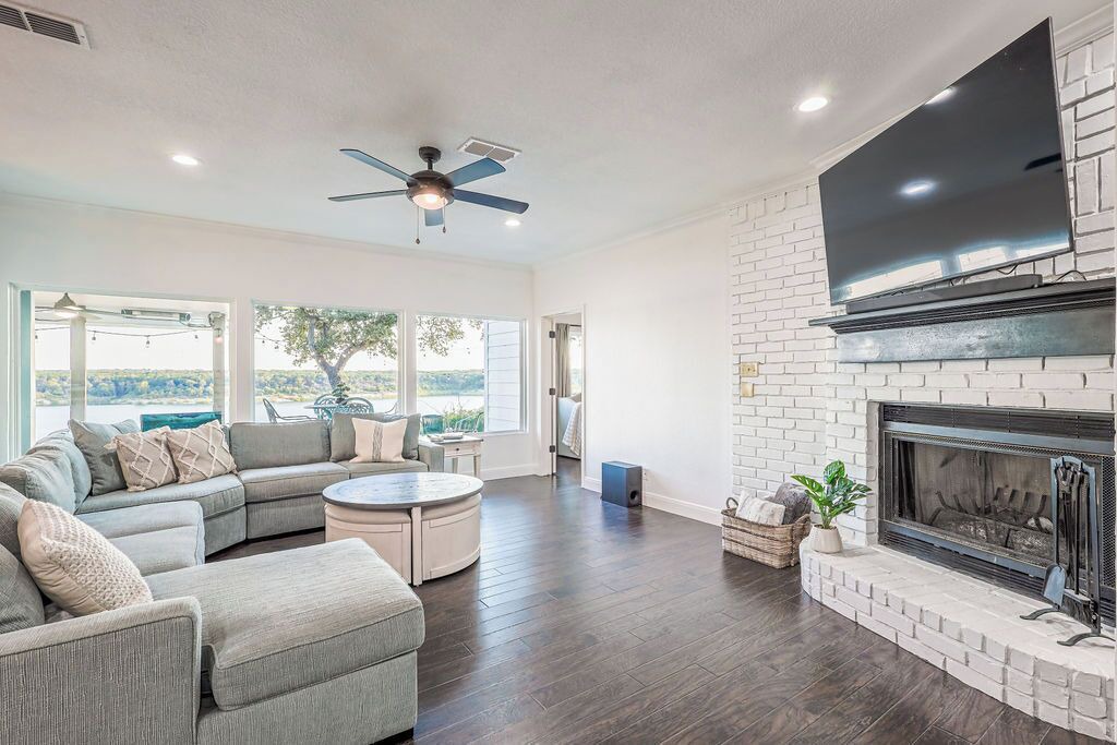 Photo of Livingroom in Morgans Point Resort