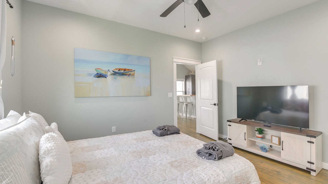 Photo of Bedroom in Crystal Beach