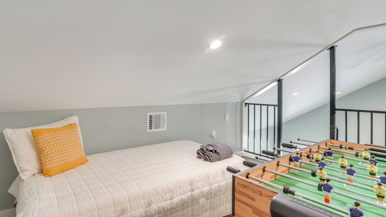 Photo of Bedroom in Crystal Beach