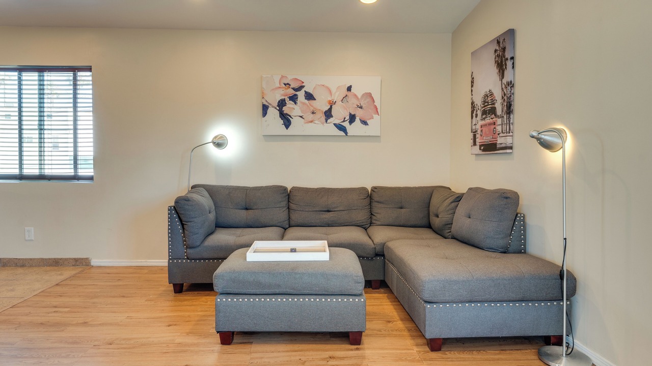 Photo of Livingroom in Mid City