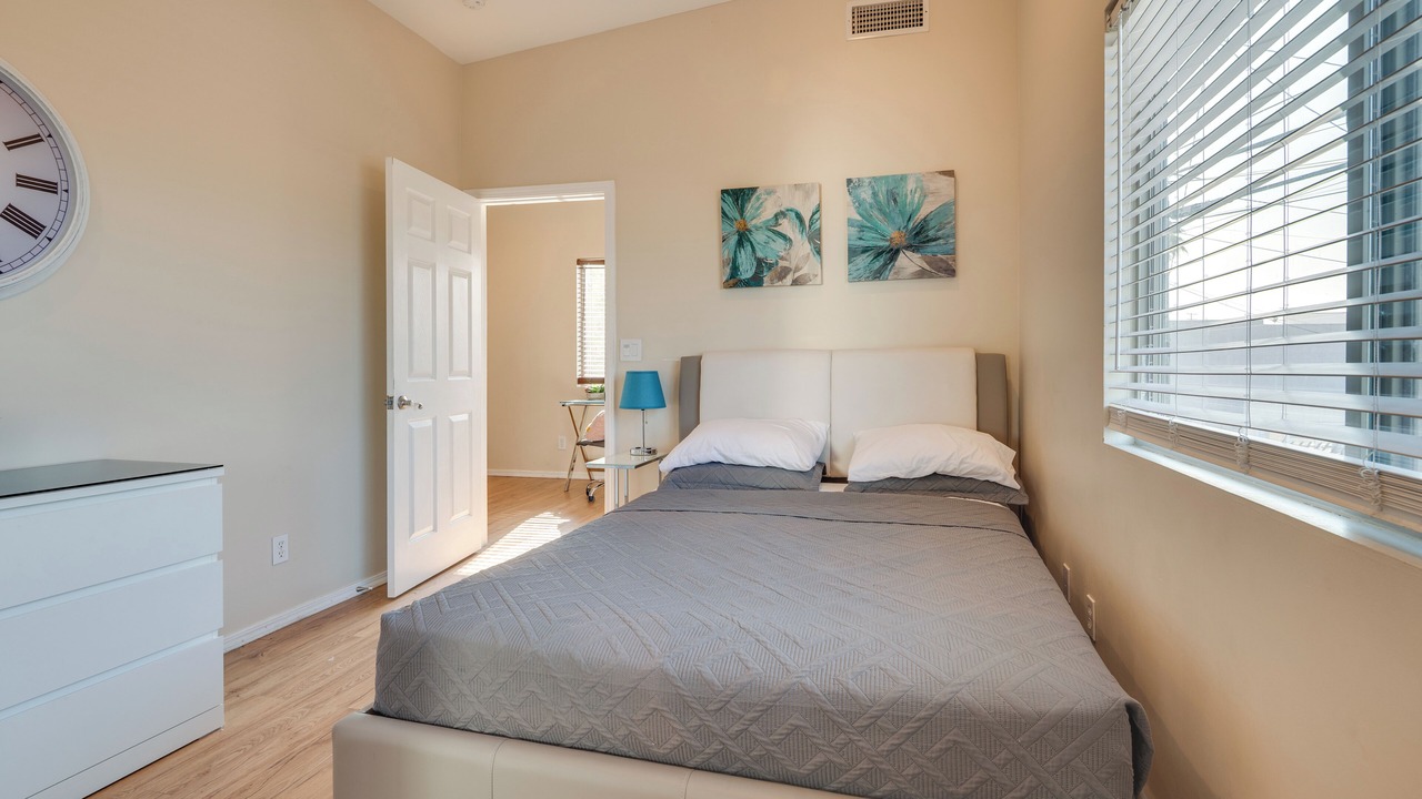 Photo of Bedroom in Mid City
