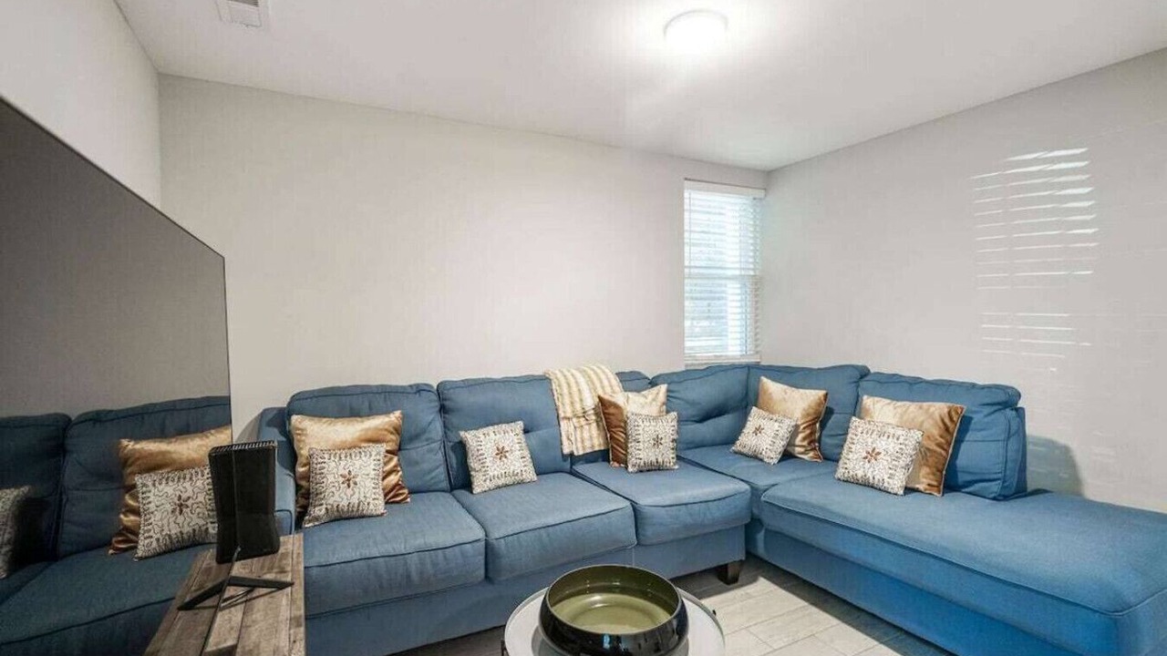 Photo of Livingroom in Logan Square