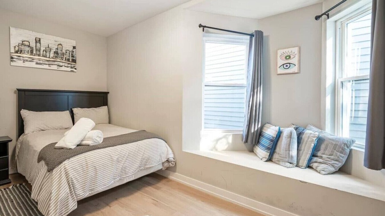 Photo of Bedroom in Logan Square