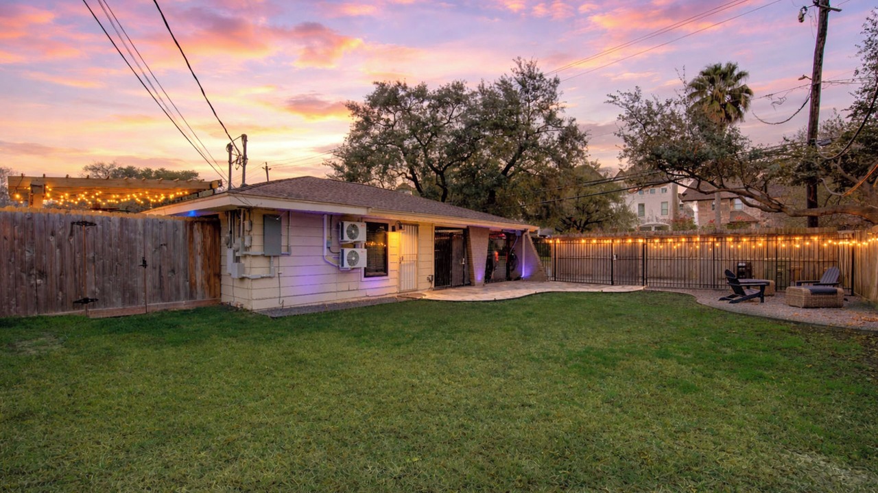 Photo of Outdoor in Braeswood Place
