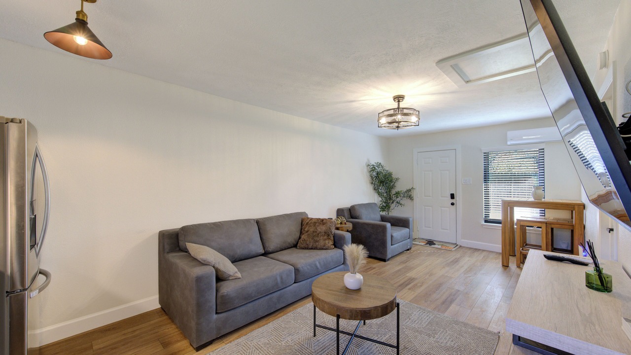 Photo of Livingroom in Braeswood Place