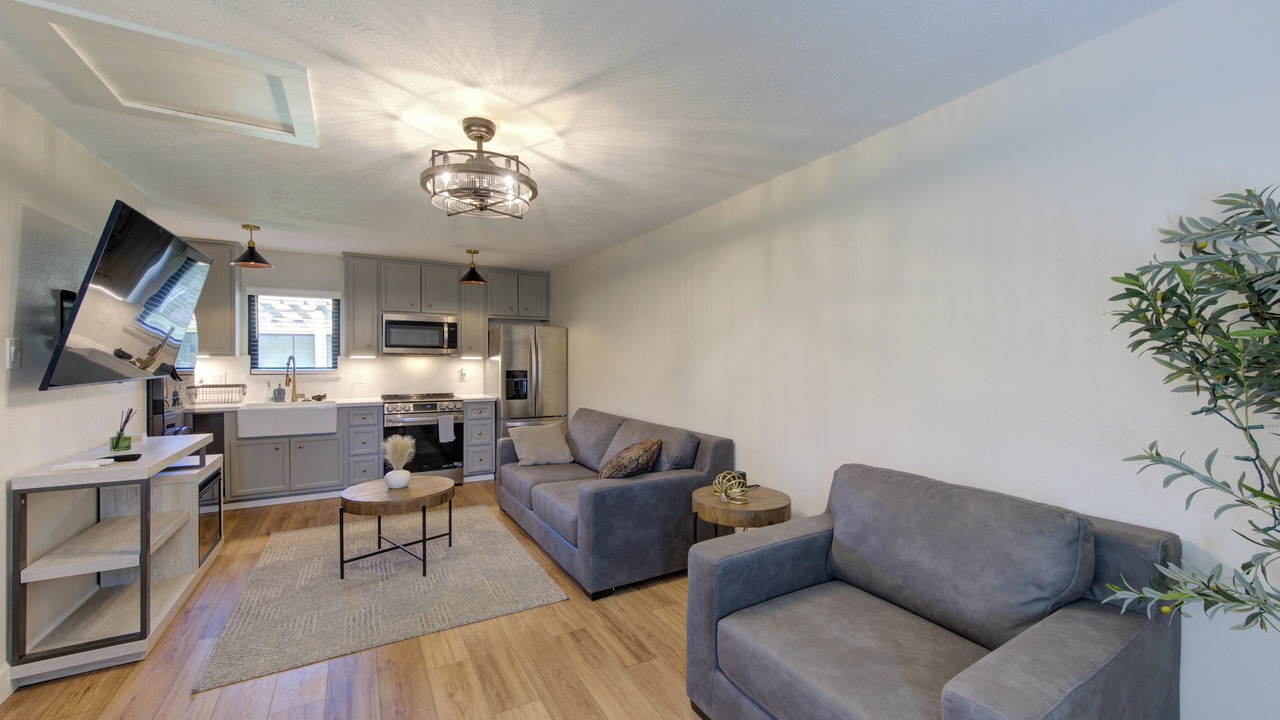 Photo of Livingroom in Braeswood Place