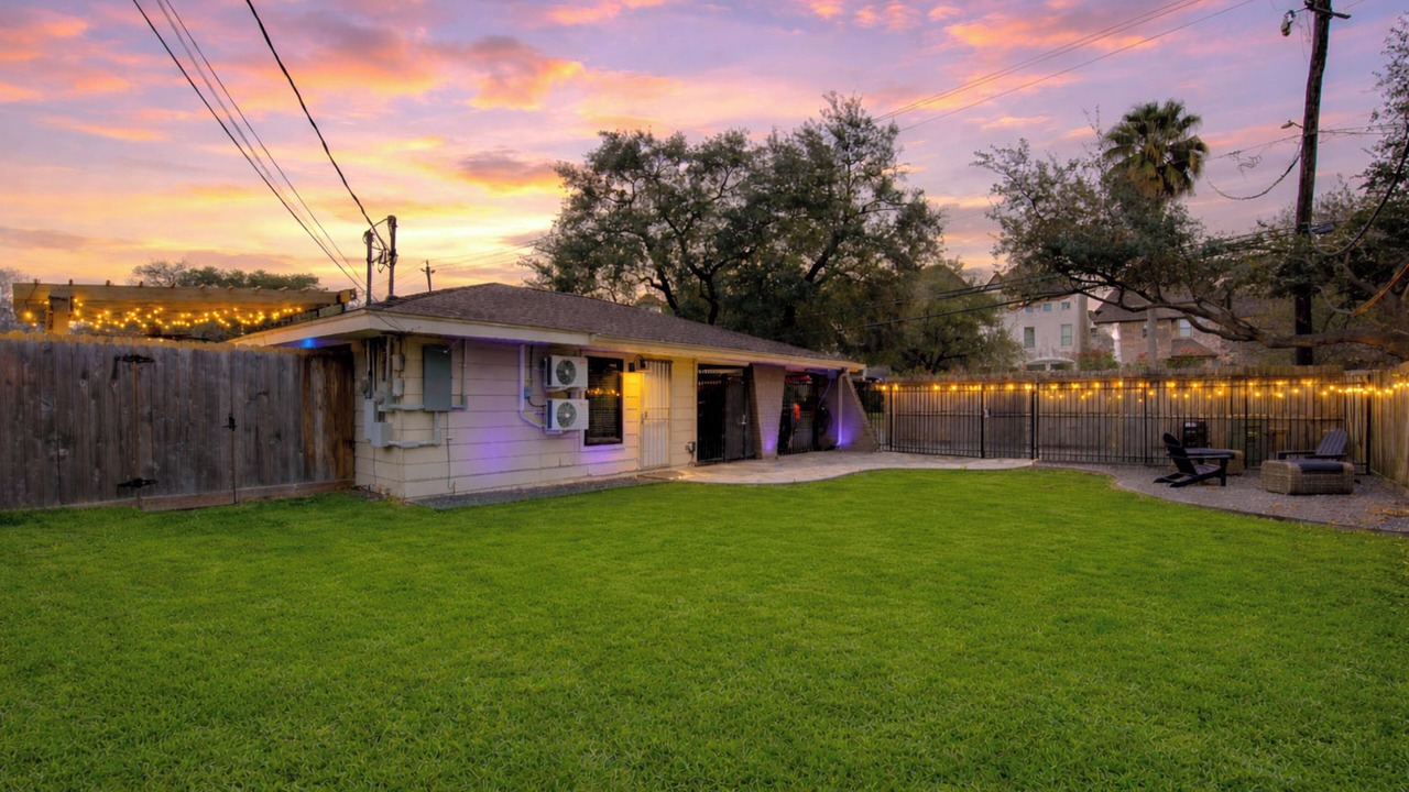 Photo of Outdoor in Braeswood Place
