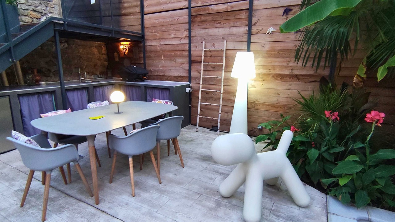 Photo of Others in Antigone