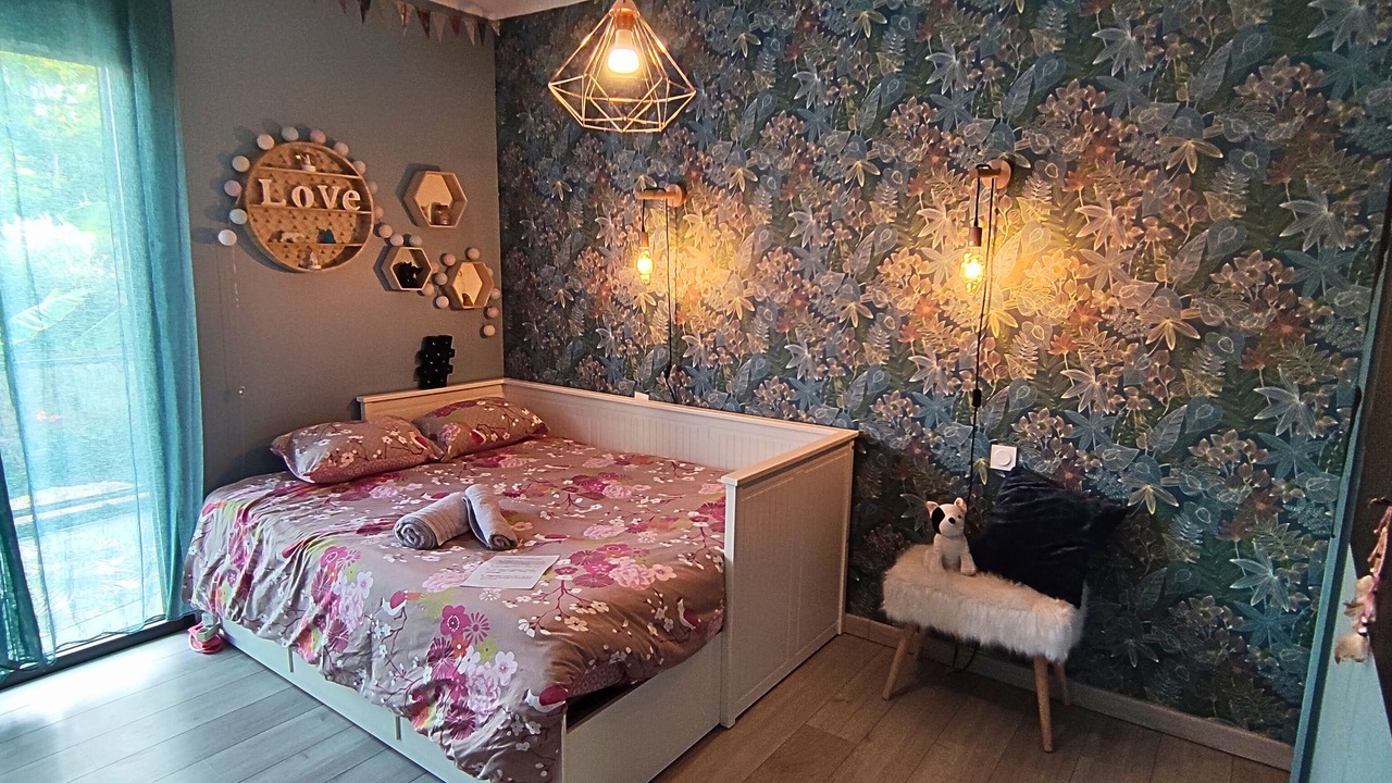 Photo of Bedroom in Antigone