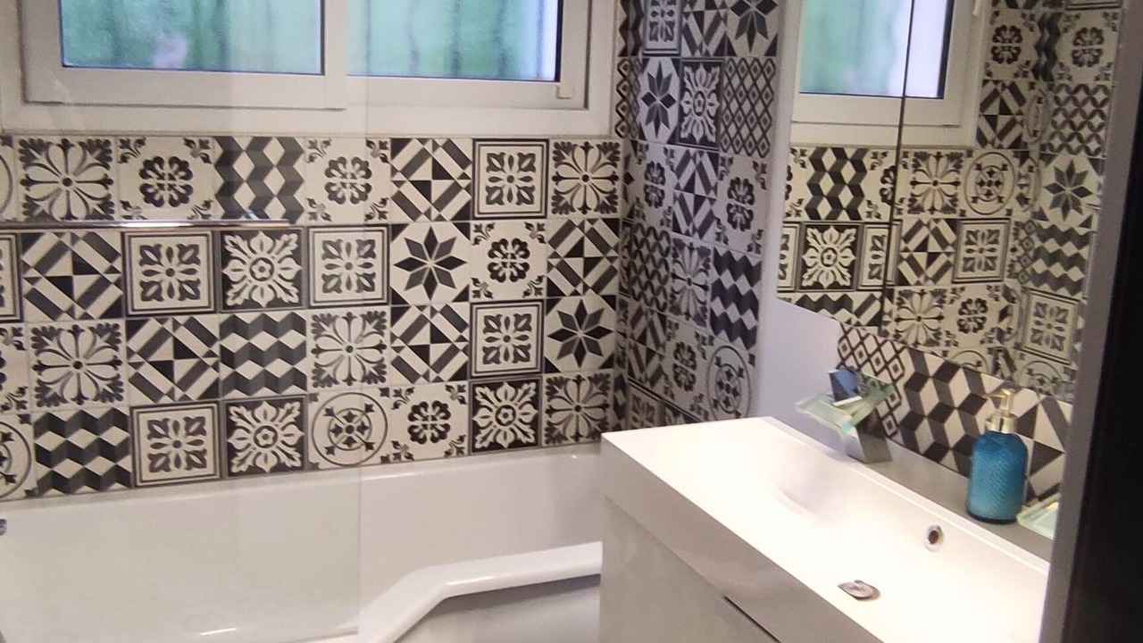 Photo of Bathroom in Antigone