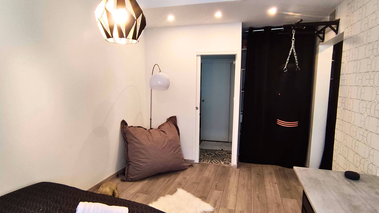 Photo of Bedroom in Antigone