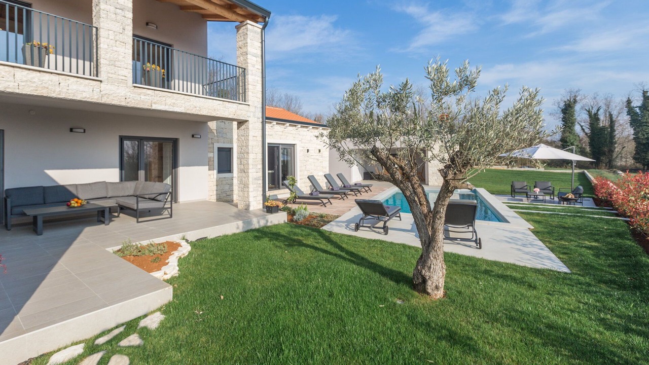 Photo of Patio Balcony in Mofardini
