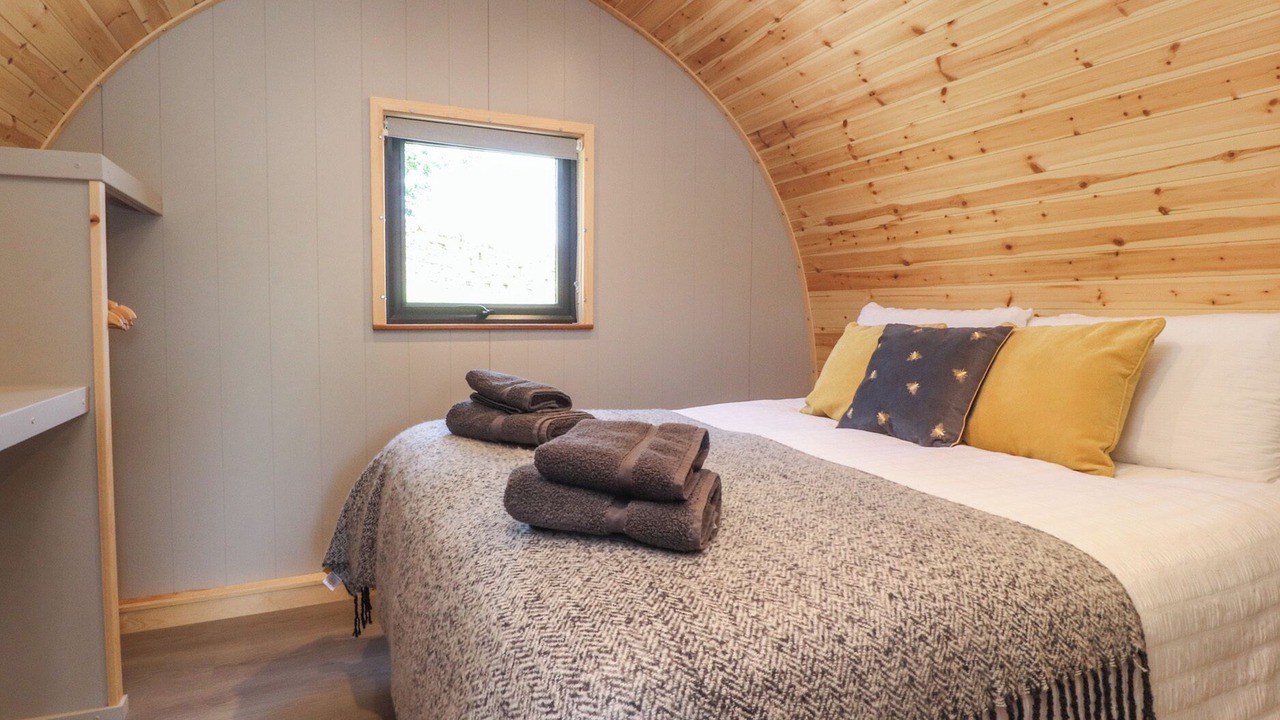 Photo of Bedroom in Fence