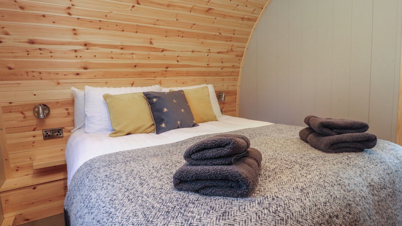 Photo of Bedroom in Fence