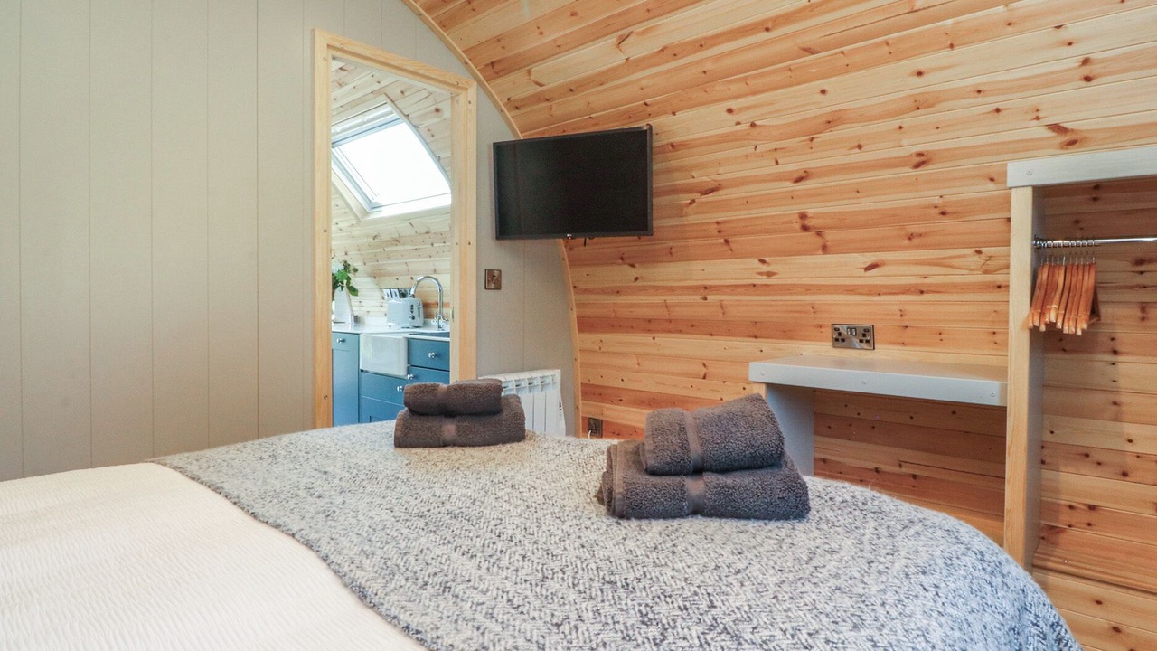 Photo of Bedroom in Fence