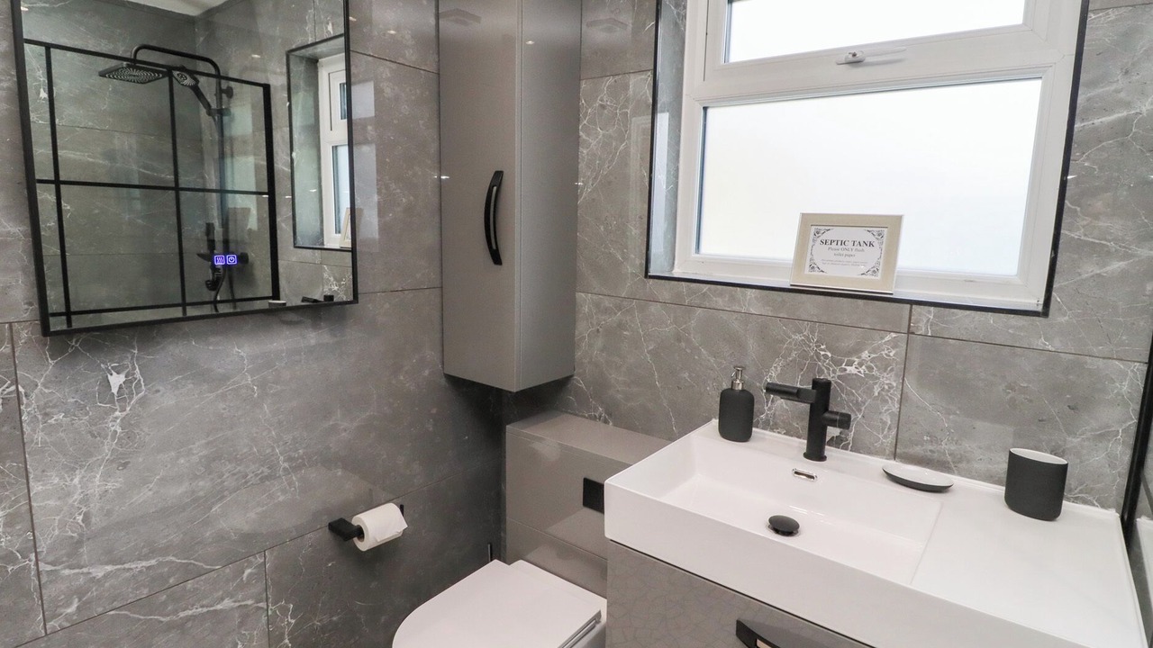 Photo of Bathroom in Dunstan