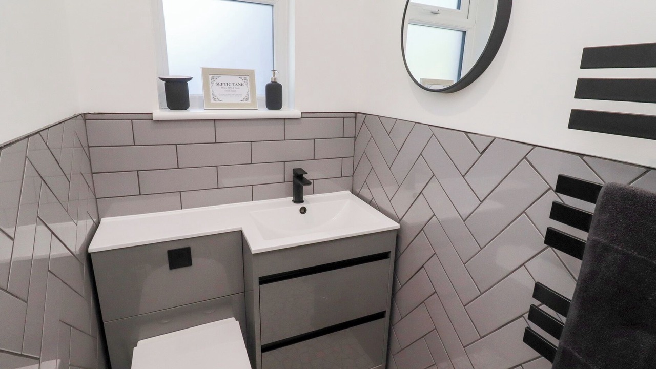 Photo of Bathroom in Dunstan