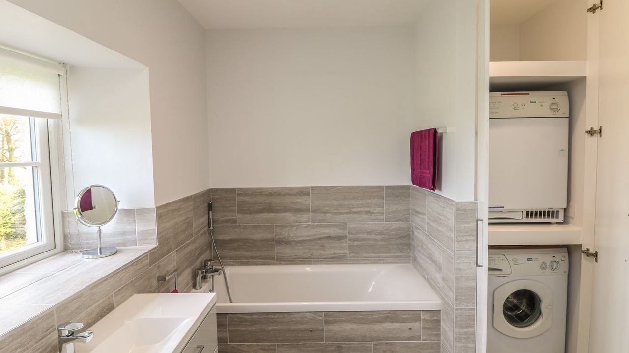 Photo of Bathroom in Boscastle