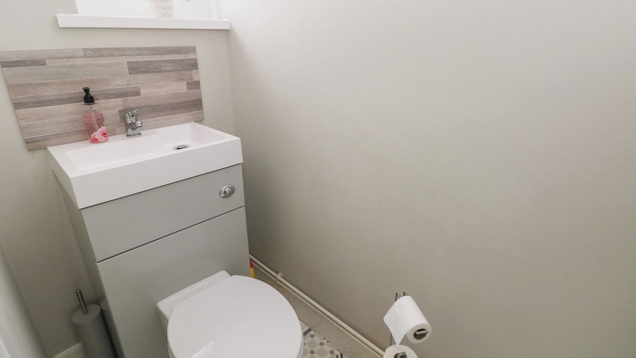 Photo of Bathroom in Margam