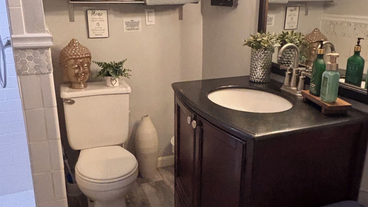 Photo of Bathroom in Garrison