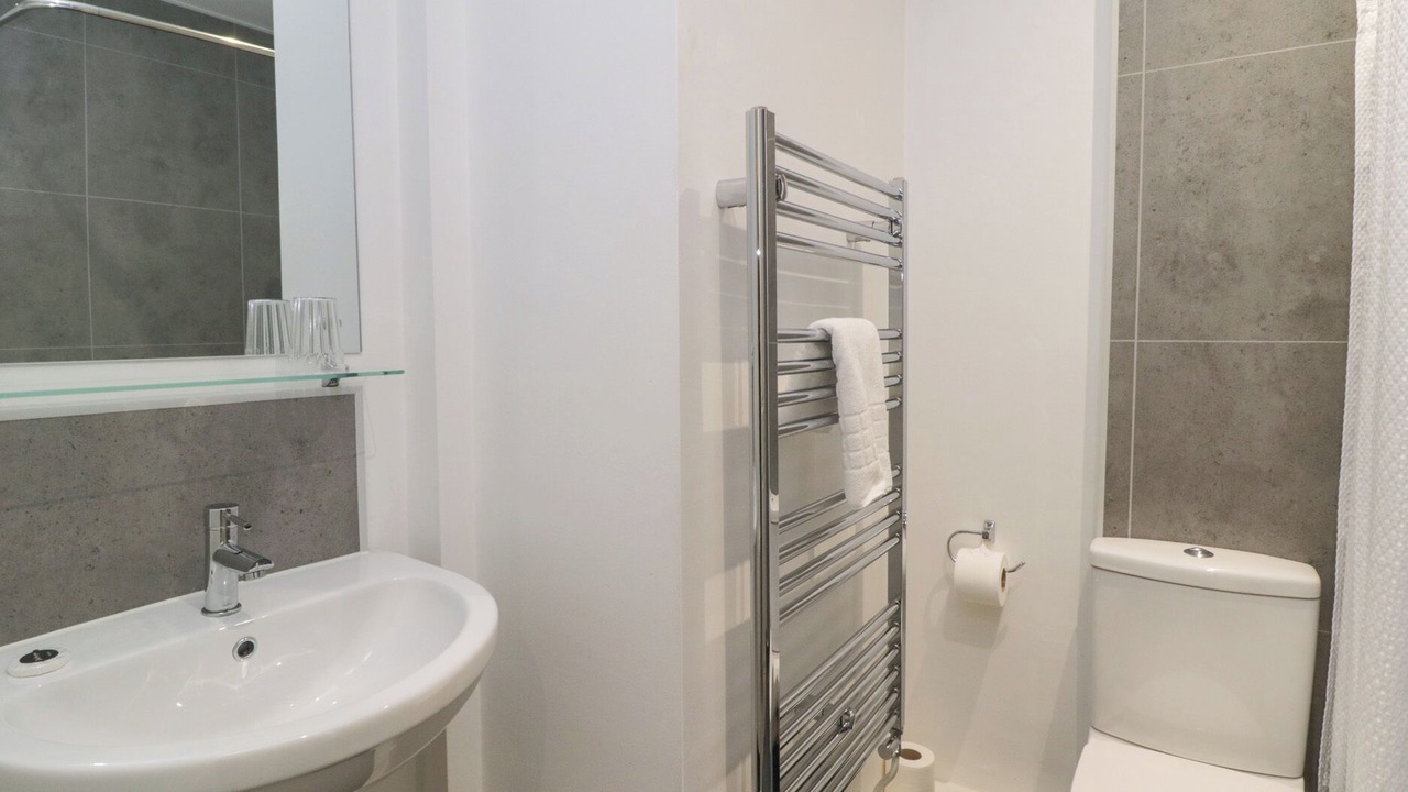 Photo of Bathroom in Heligan