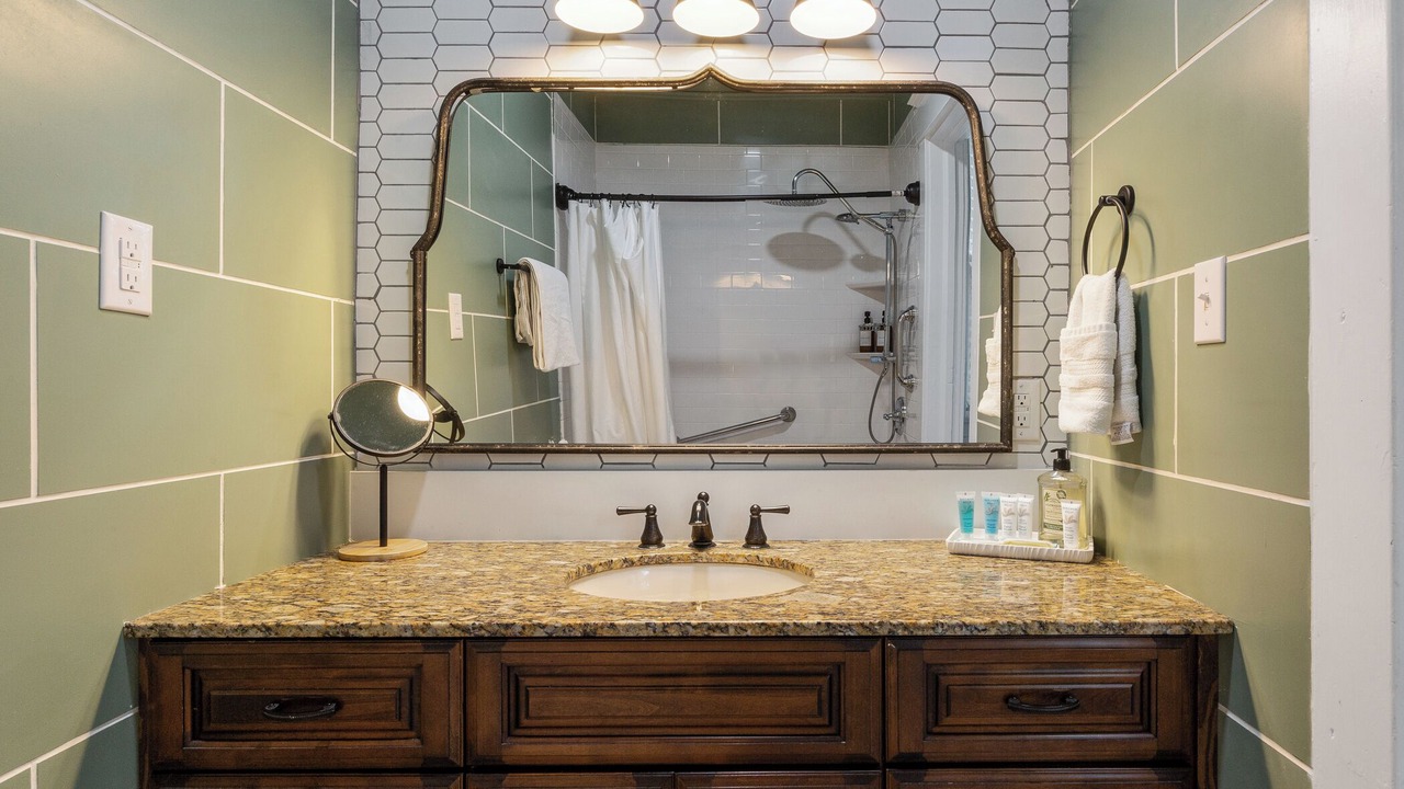 Photo of Bathroom in Shelbyville
