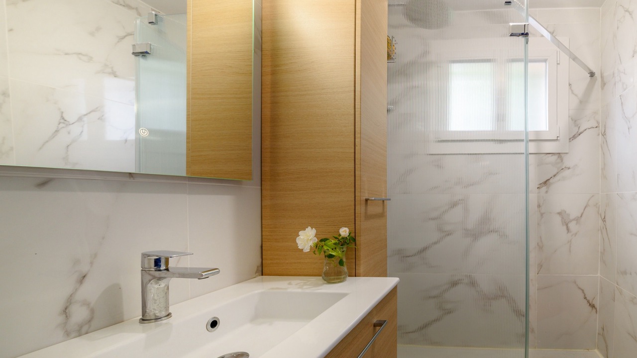 Photo of Bathroom in Saint-Genis