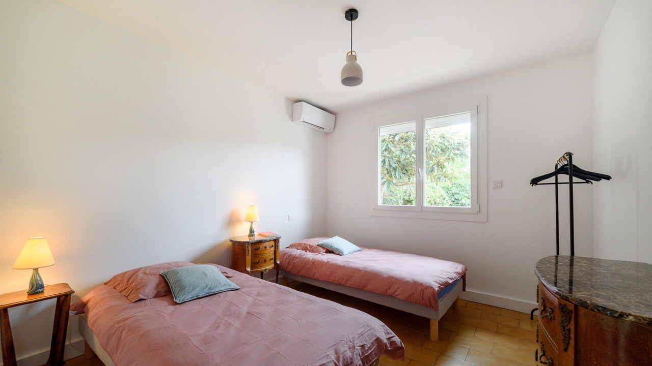 Photo of Bedroom in Saint-Genis