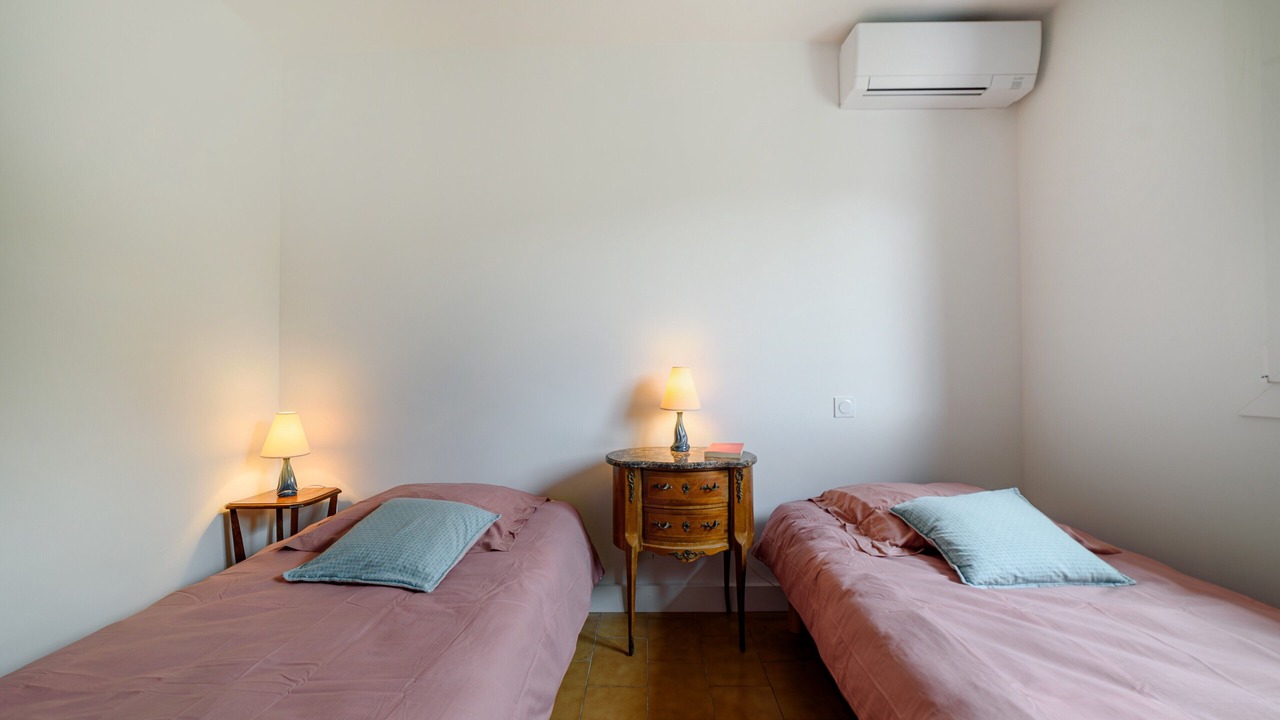 Photo of Bedroom in Saint-Genis