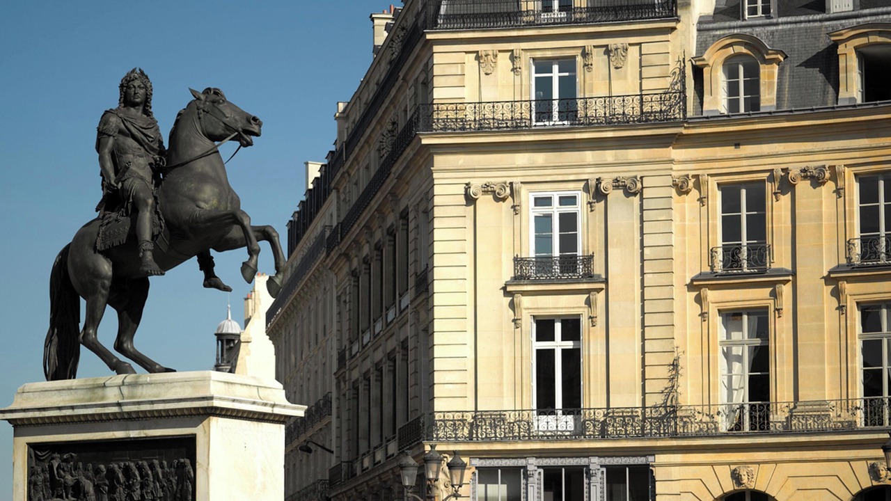 Photo of Others in Vivienne