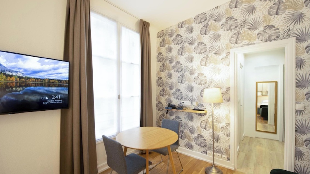 Photo of Others in Vivienne