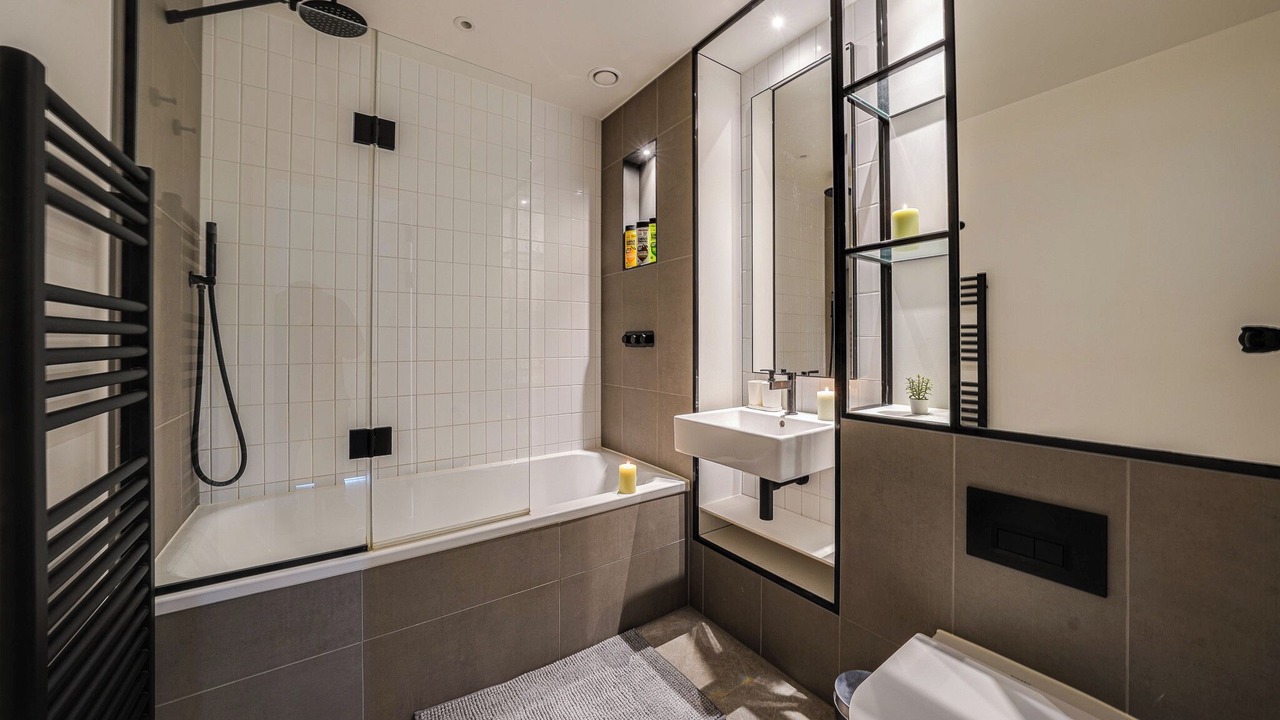 Photo of Others in Alperton