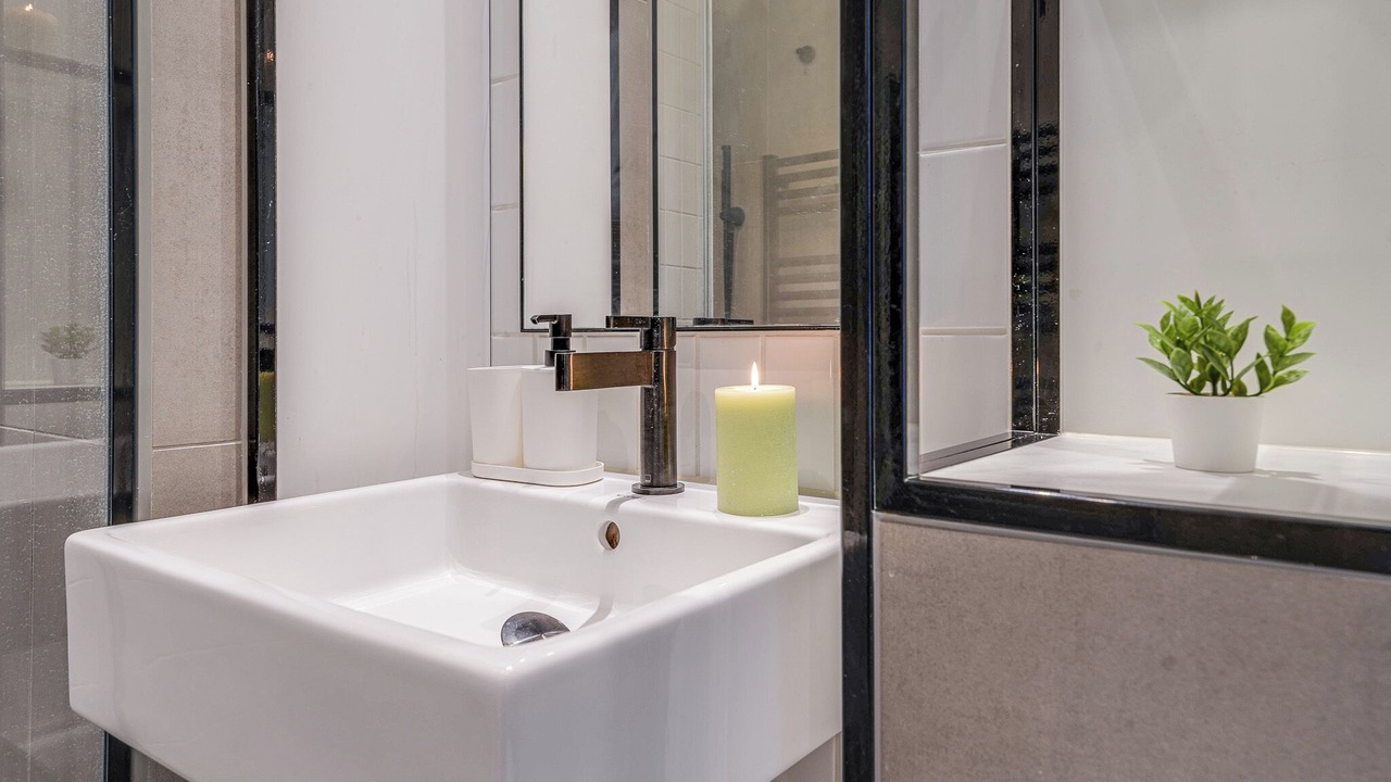 Photo of Bathroom in Alperton