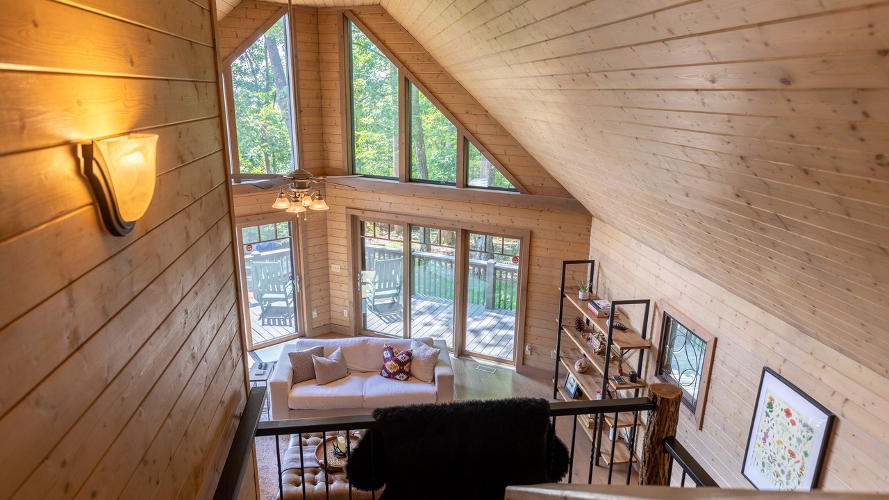 Photo of Livingroom in West Jefferson