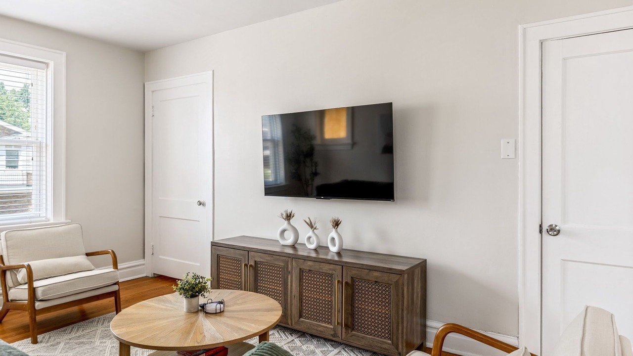 Photo of Livingroom in Lindenwood Park